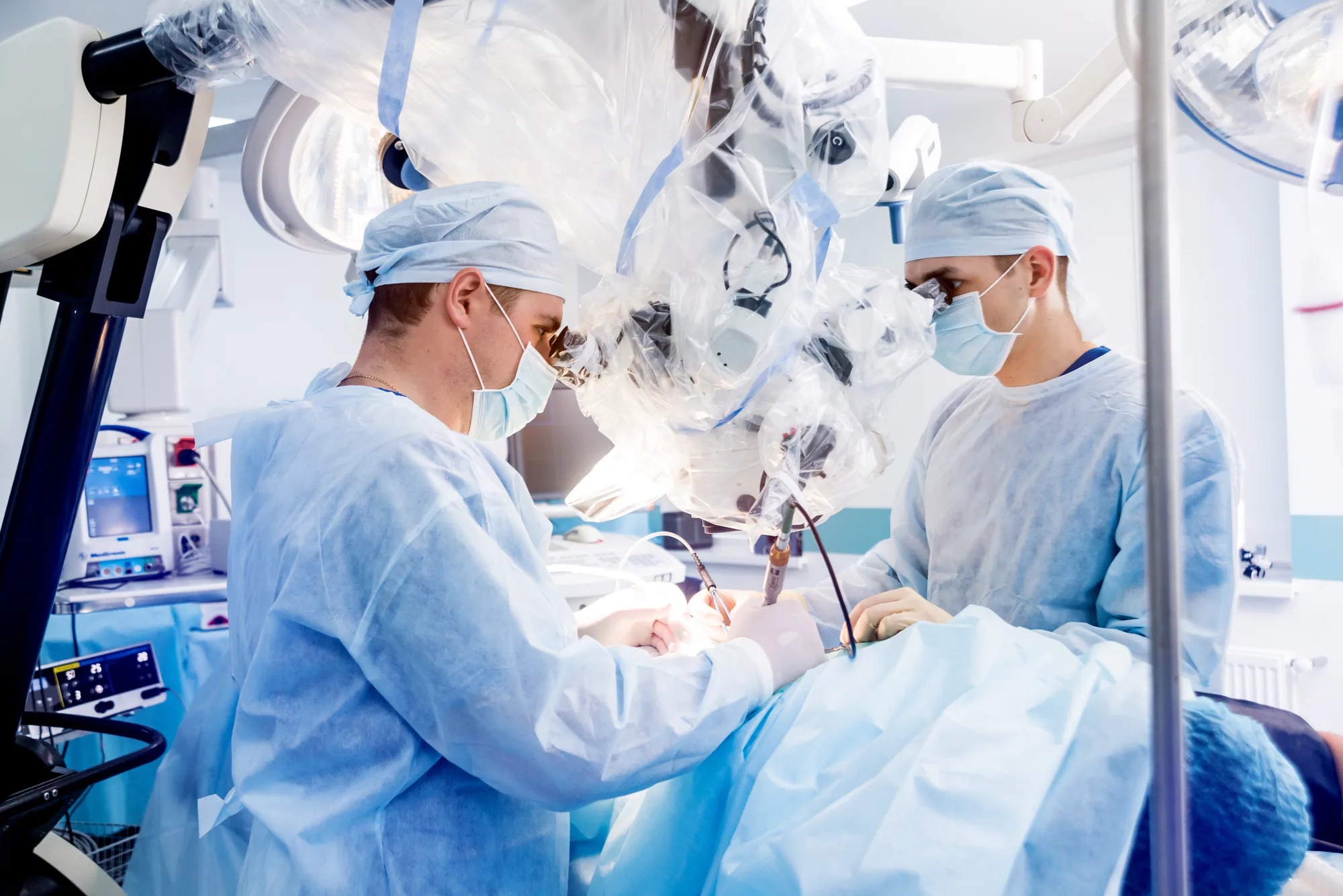 New Jersey spinal surgeon performing spinal surgery